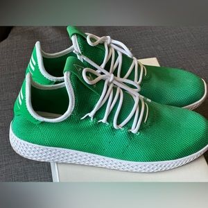 Adidas / Pharrell / HU / size 9 / men’s / green